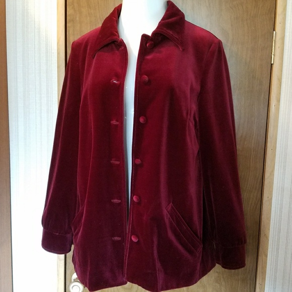 SOLD - Vintage velvet jacket in plum wine - Picture 2 of 8